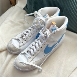 Nike White and baby Blue High-Top blazer Sneakers, women’s 9